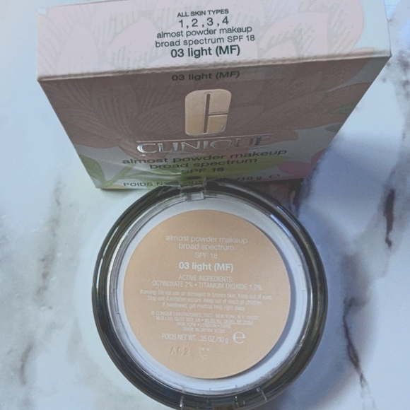 Almost Powder Makeup Broad Spectrum SPF 18 - Picture 5 of 6